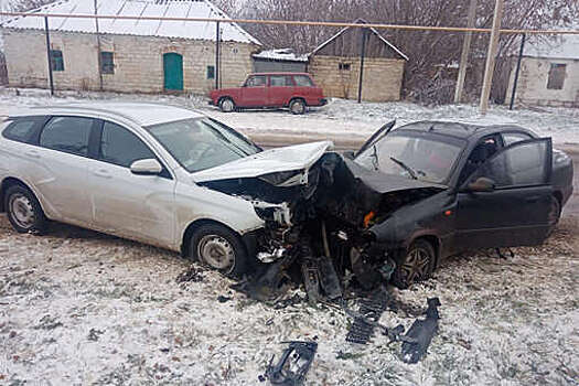 Автомобиль "ЗАЗ" оторвался при буксировке и попал в лобовое ДТП