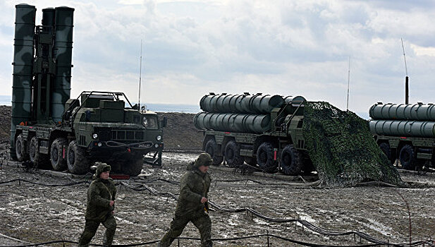 ЗРК С-400 уничтожили цели "противника" в небе над Крымом