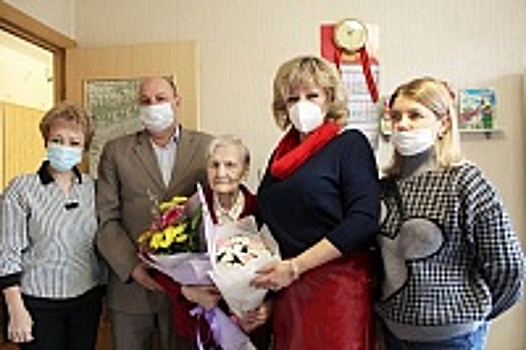 Труженица тыла из Зеленограда отметила свой 100-летний юбилей