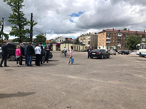 Алиханову показали, как идет строительство новой дороги из Гусева в Польшу