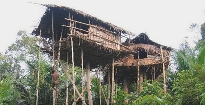 Страшно красиво! Замок на краю обрыва и другие самые опасные строения мира