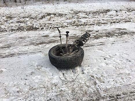 Машина — всмятку: на Тюменском тракте в лобовом столкновении погиб водитель ВАЗа
