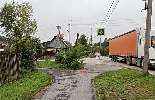 В Екатеринбурге мотоциклист сбил 6-летнего ребёнка на тротуаре