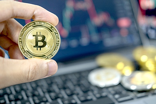 Сенатор Шейкин предложил ввести лицензирование для владельцев криптоматов