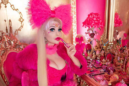 "Пятый канал": блогер Тузова собрала коллекцию кукол за 250 млн рублей