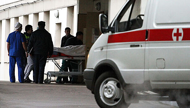 Покатившийся автомобиль насмерть сбил пенсионера в Москве