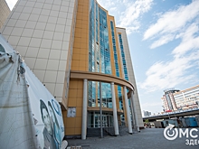 Корпус ОмГУ в центре Омска пустовал без строителей целый год