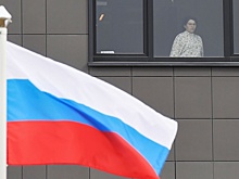 Детсады, колледжи и вузы обяжут вывешивать флаг РФ