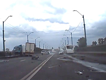 Момент смертельной аварии на Невском путепроводе попал на видео