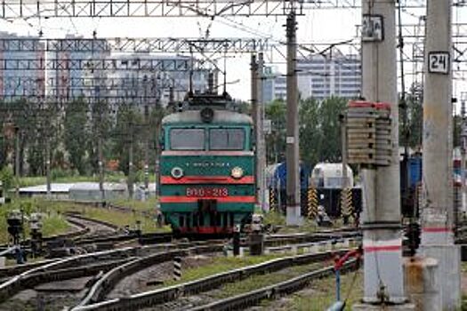 На севере Петербурга электричка насмерть сбила мужчину