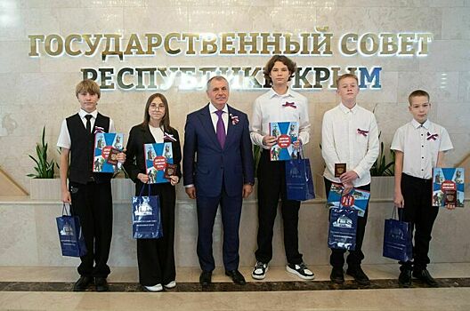 Почему Крым наш, а весна — особое время в истории полуострова