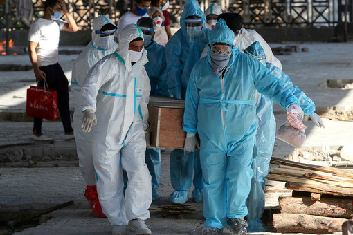 PLOS ONE: россияне, умершие из-за пандемии в 2020 году, могли прожить еще 14 лет