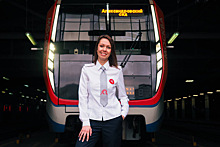 Известные артисты и спортсмены поздравили пассажиров метро с Днем московского транспорта