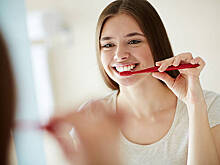 Зубная нить: почему от нее больше вреда, чем пользы