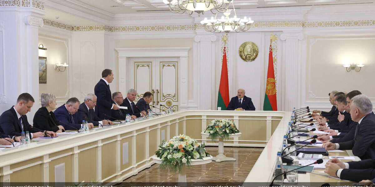 Лукашенко потребовал выстроить справедливую систему ценообразования