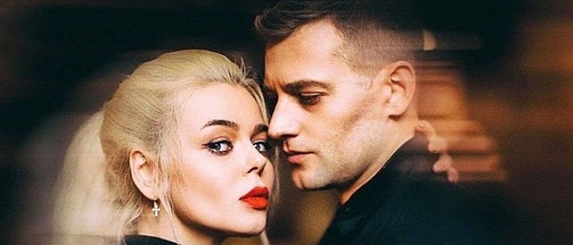 37-летний актер Роман Полянский оставил жену ради 25-летней украинской певицы Алины Гросу