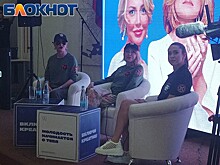 Любовь Успенская, Татьяна Плаксина и Маша Малиновская выступили на Донбассе