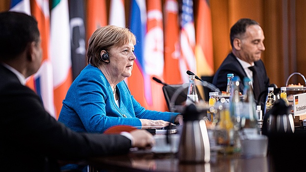 Меркель призвала ЕС создать форматы для диалога с Россией