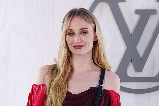 Софи Тернер призналась, что соцсети сломали ее психику после «Игры престолов»