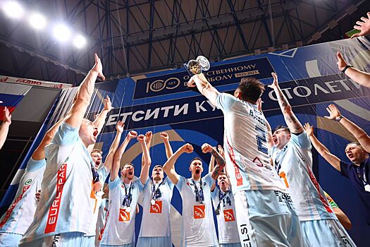 Волейбольное «Динамо» оформило победу в Кубке Столетия, проигрывая 0:2 казанскому «Зениту», «Локомотив» – с бронзой