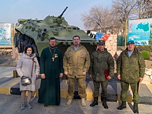 Российские военнослужащие в Таджикистане поздравили Героя РФ  с «Днём Героя Отечества»