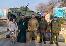 Российские военнослужащие в Таджикистане поздравили Героя РФ  с «Днём Героя Отечества»