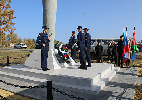 Военнослужащие Сызранского филиала ВУНЦ ВВС приняли участие в мероприятиях, посвященных памяти летчика-истребителя Николая Шутова