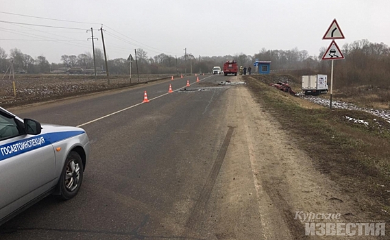 В Курской области при столкновении легковушки с грузовиком погибли два человека