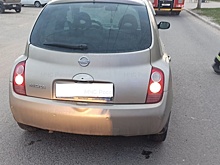 Nissan сбил двух школьниц на электросамокате