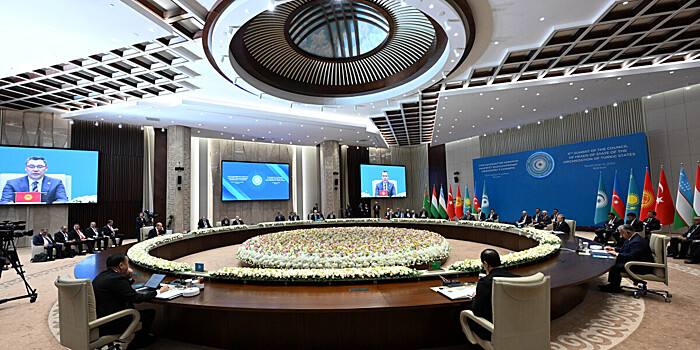 Экономическая интеграция, цифровизация и общий алфавит: о чем договорились лидеры тюркских стран в Бишкеке?