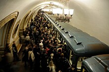В московском метро мужчина пытался зарезать одного из пассажиров