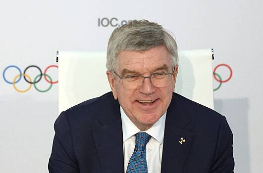 Подгузник на голову президенту МОК надел пранкер