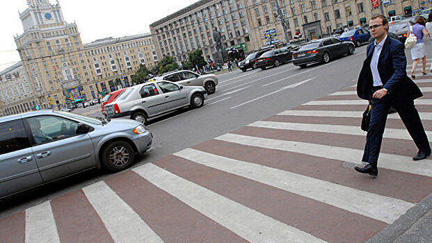 Столичные светофоры перенастроили "в пользу пешеходов"