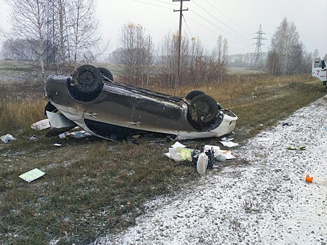 В Омске водитель выжил после пяти опрокидываний автомобиля