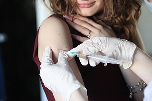 Старший научный сотрудник Макенов рассказал, когда желательно прививаться от клещевых инфекций