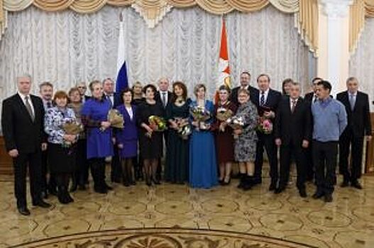 Губернатор Борис Дубровский наградил 18 южноуральцев
