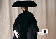 Шляпы-тарелки и махровые халаты в первой за 53 года кутюрной коллекции Balenciaga