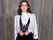 Первая Неделя моды. Звезда «Очень странных дел» Милли Бобби Браун на показе Calvin Klein