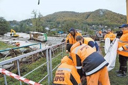 Более пяти тысяч человек ликвидируют последствия наводнения на Кубани