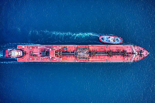 Bloomberg: танкеры перевозят российскую нефть вместо иранской