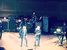 Игги Поп спел песню Иэна Кертиса с бывшими участниками Joy Division