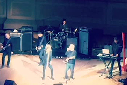 Игги Поп спел песню Иэна Кертиса с бывшими участниками Joy Division
