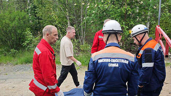 В Карелии мужчина упал со скалы и повредил ногу