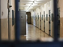 Сотрудницу тюрьмы обвинили в любви к заключенным