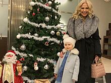 Пелагея показала видео с первой елки 2-летней дочери