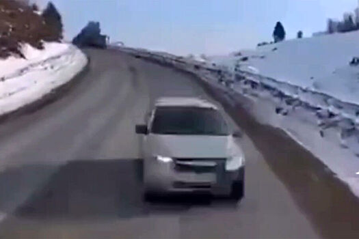На видео попал лобовой таран Lada Granta большегрузом