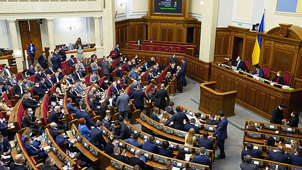 Украинским депутатам запретили покидать территорию страны