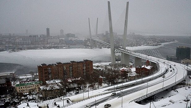 Во Владивостоке затонул плавучий пирс