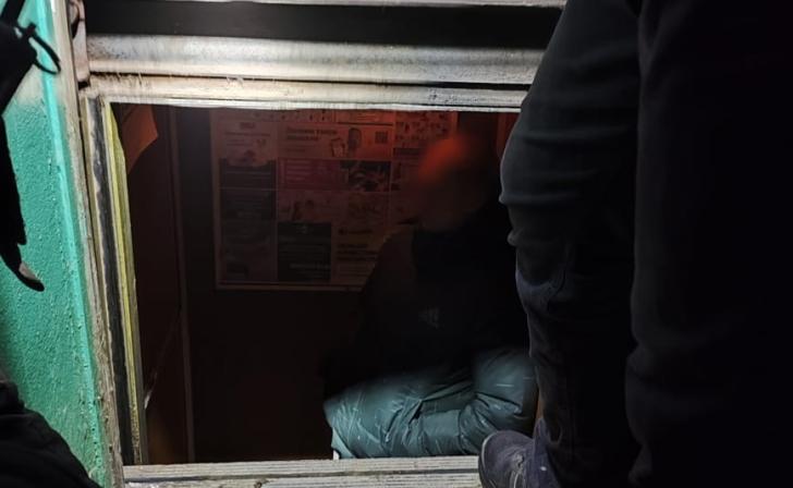 Курянин провалился в шахту на лифте в доме на ул.50 лет Октября