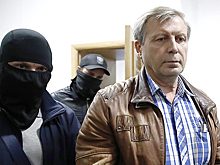 По году за каждый миллион: бывшего замглавы ПФР осудили за взятку